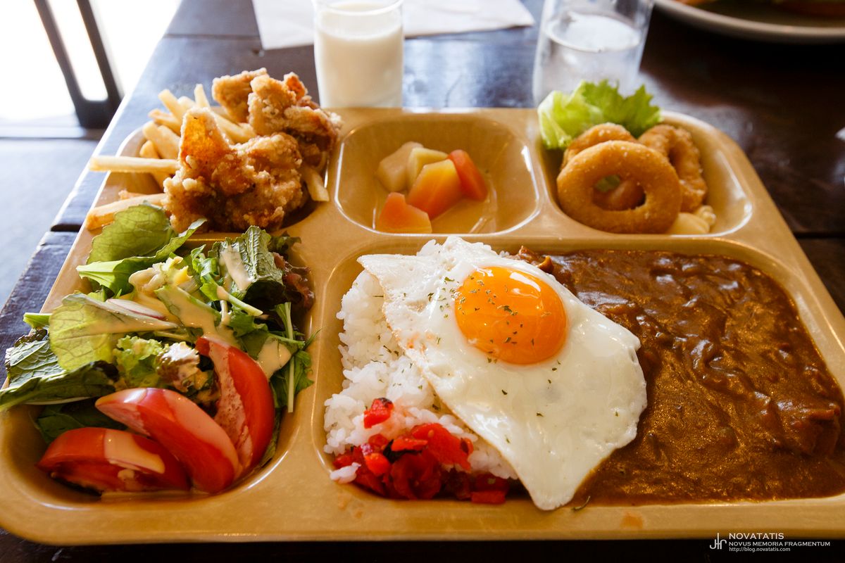 요코스카 해군 카레 & 요코스카 버거 & 전함 미카사